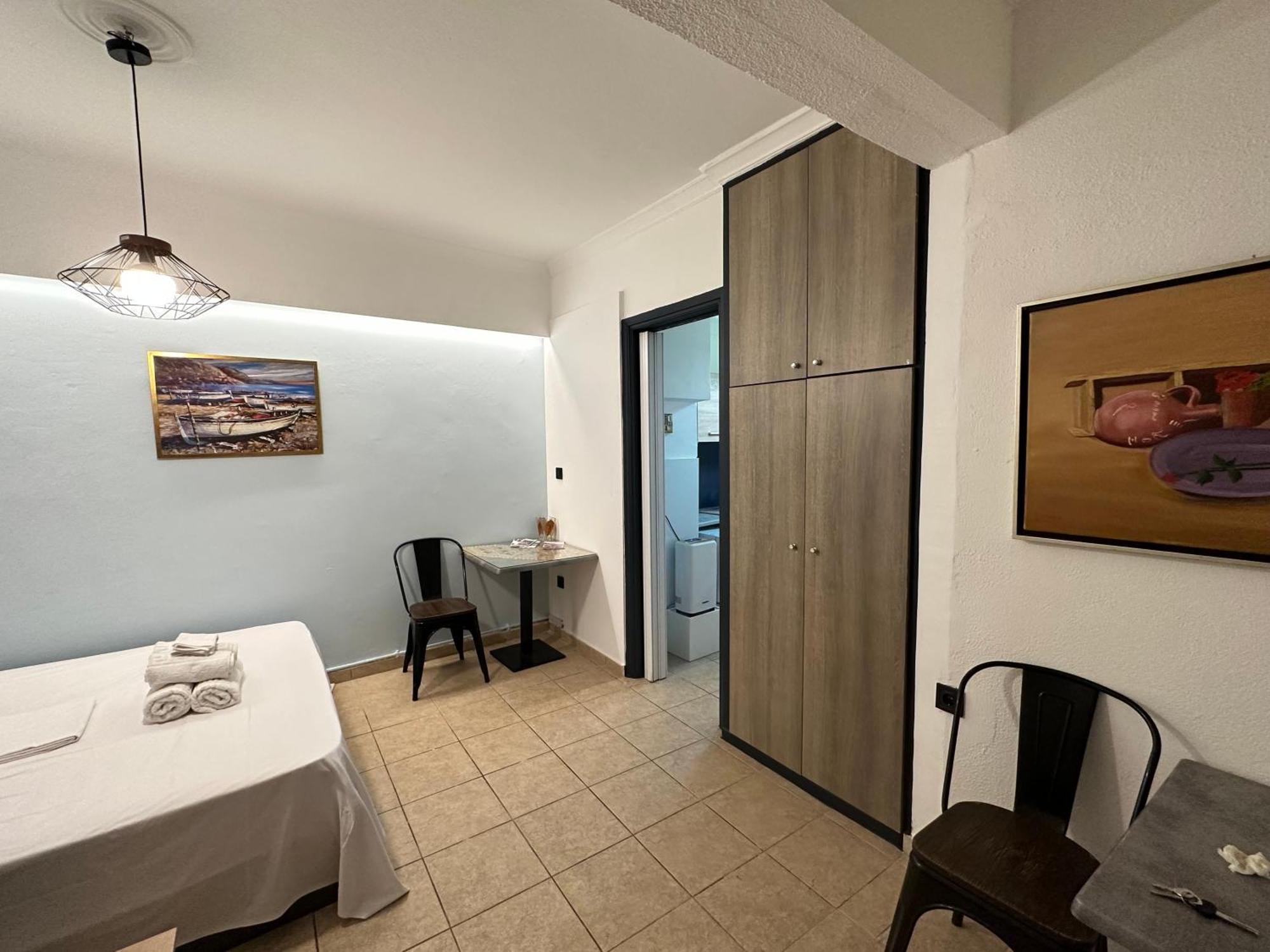 Aretousas Apartment Афіни Екстер'єр фото